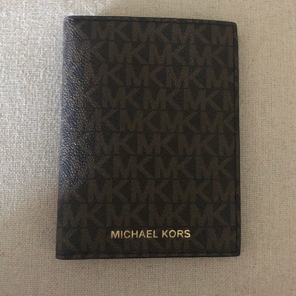 NEW MK Bedford Medium Logo Stripe Passport Wallet